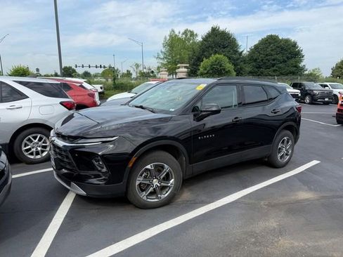 Used 2024 Chevrolet Blazer LT w/ Convenience Package FWD image 4