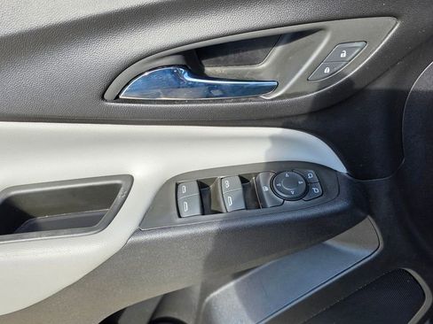 Used 2022 Chevrolet Equinox LS w/ LS Convenience Package image 25