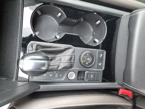 Used 2021 Volkswagen Atlas Cross Sport SEL Premium R-Line image 25