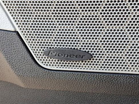 Used 2016 Chevrolet Equinox LTZ w/ Enhanced Convenience Package image 24