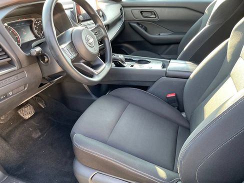 Used 2024 Nissan Rogue S FWD image 9