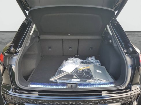 New 2026 Audi Q3 quattro 2.0T AWD/4WD image 9