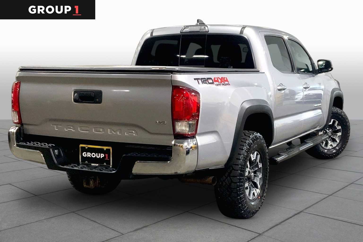 Certified 2017 Toyota Tacoma TRD Off-Road w/ Tow Package AWD/4WD image 13