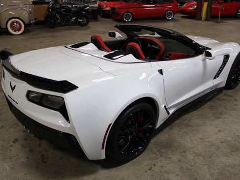 Used 2016 Chevrolet Corvette Z06 w/ 3LZ Preferred Equipment Group RWD image 27
