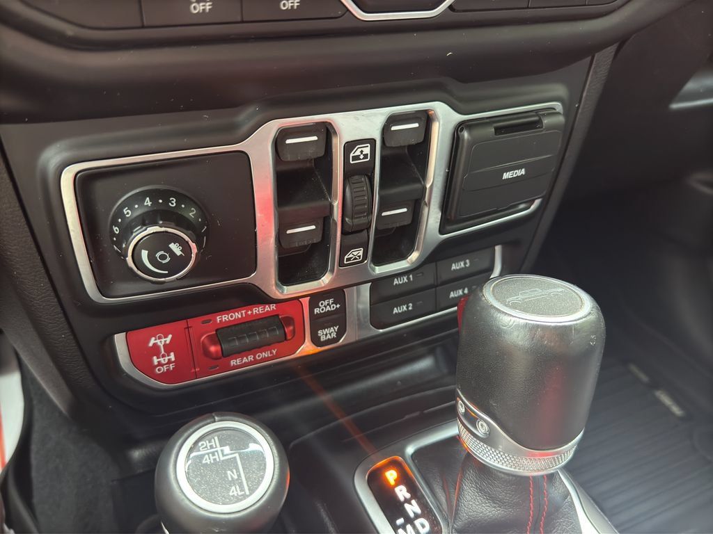 Used 2020 Jeep Gladiator Rubicon AWD/4WD image 24