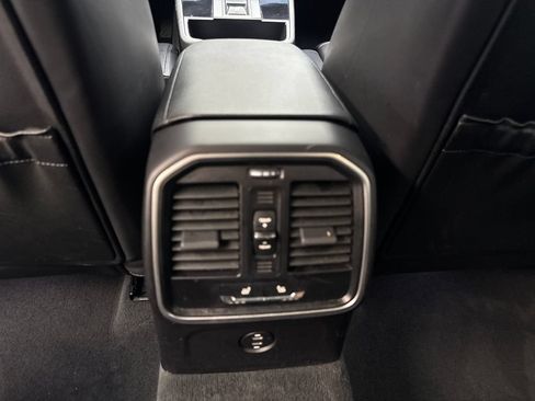 Used 2024 Porsche Macan AWD/4WD image 69