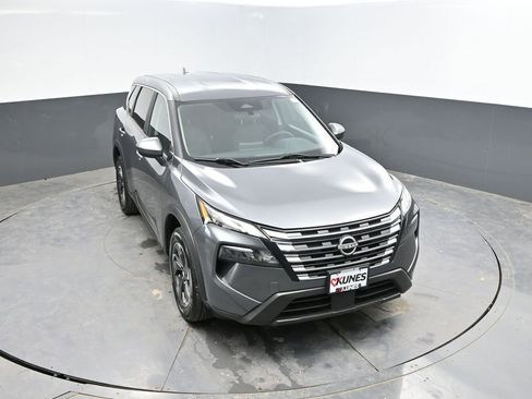 Used 2024 Nissan Rogue SV FWD image 23