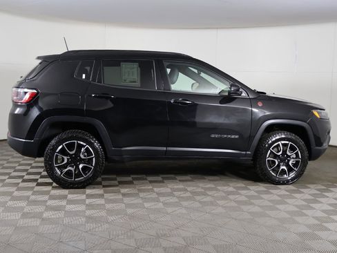 Used 2024 Jeep Compass Trailhawk AWD/4WD image 14