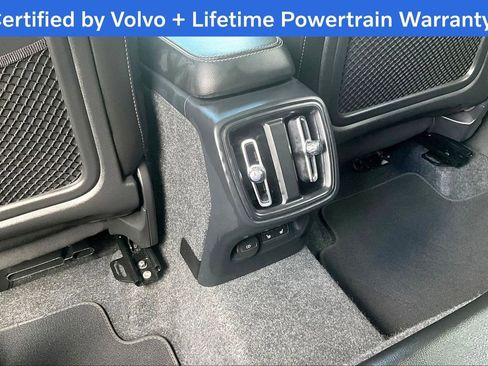 Certified 2025 Volvo XC40 B5 Core image 30