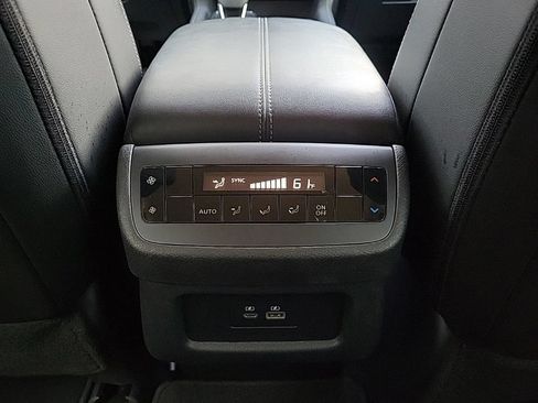 Used 2025 Nissan Pathfinder SL AWD/4WD image 20