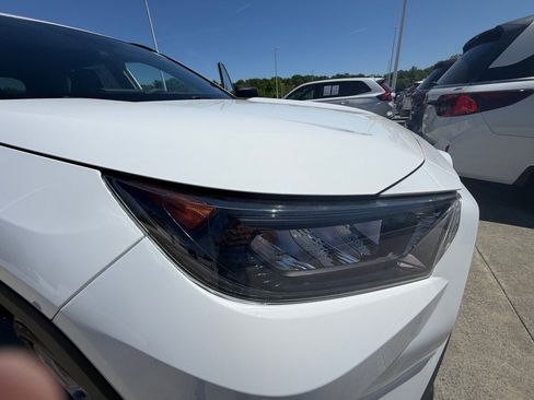 Used 2021 Toyota RAV4 LE FWD image 28