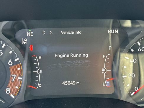 Used 2024 Jeep Compass Latitude image 18