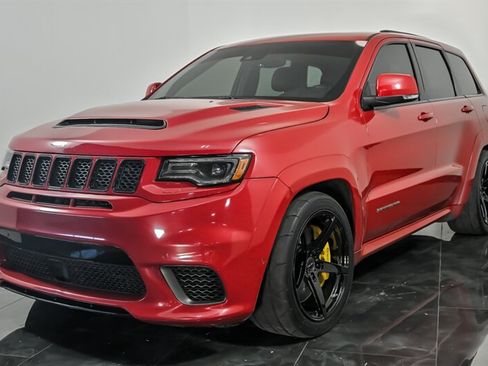 Used 2018 Jeep Grand Cherokee Trackhawk AWD/4WD image 5