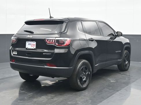 Used 2021 Jeep Compass Sport image 6