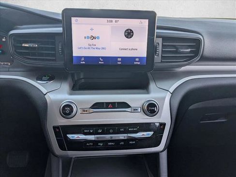 Used 2021 Ford Explorer XLT image 15