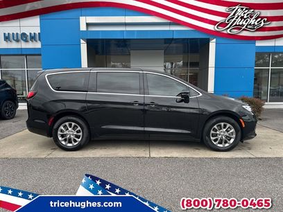 Used 2024 Chrysler Pacifica Touring-L