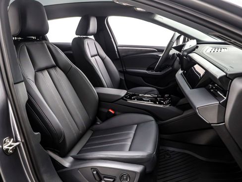 New 2025 Audi A6 e-tron Premium image 7