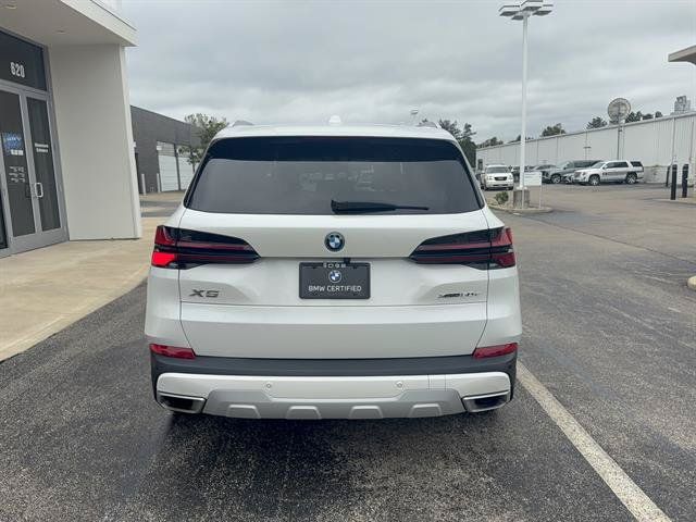 Used 2024 BMW X5 xDrive50e w/ Executive Package AWD/4WD image 4