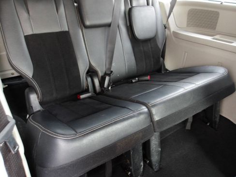 Used 2017 Dodge Grand Caravan SXT w/ Driver Convenience Group image 22