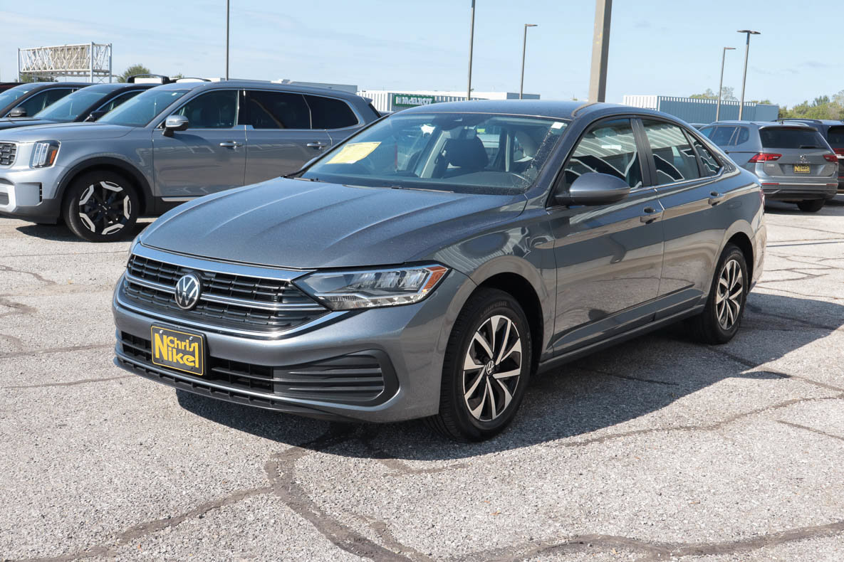 Used 2024 Volkswagen Jetta S FWD image 3