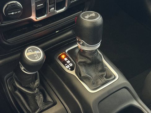 Used 2021 Jeep Wrangler Unlimited Sport AWD/4WD image 21