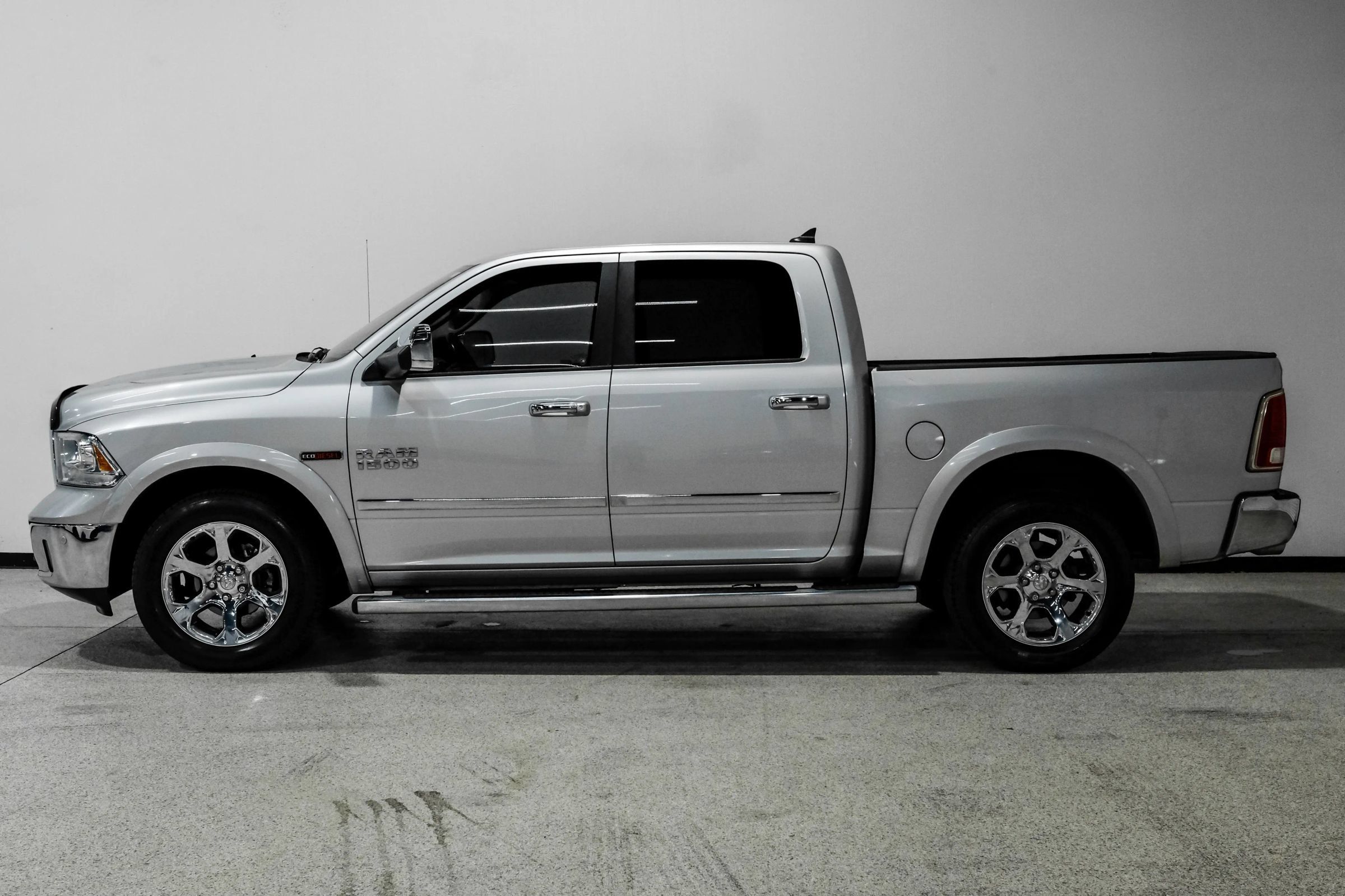 Used 2015 RAM 1500 Laramie w/ Convenience Group AWD/4WD image 9