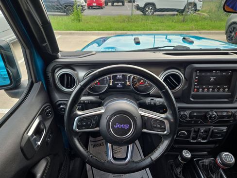 Used 2020 Jeep Wrangler Unlimited Sahara AWD/4WD image 18