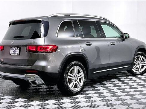 Used 2022 Mercedes-Benz GLB 250 4MATIC w/ Premium Package Lite image 12
