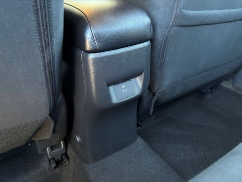 Used 2025 Nissan Versa SV FWD image 22