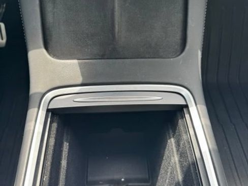 Used 2024 Tesla Model Y Performance AWD/4WD image 24