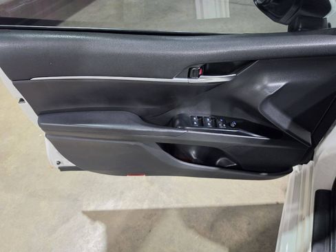 Used 2020 Toyota Camry SE FWD image 24