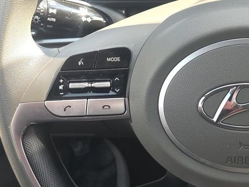 Used 2021 Hyundai Elantra SE FWD image 32
