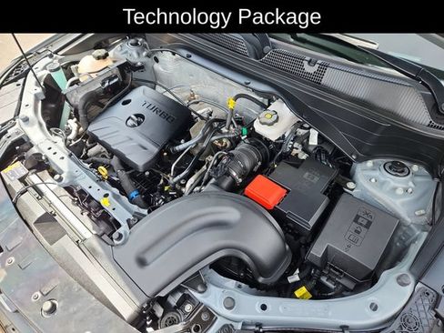 Used 2023 Chevrolet TrailBlazer RS w/ Technology Package FWD image 17
