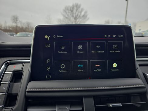 Used 2024 GMC Yukon SLT w/ SLT Luxury Package image 36