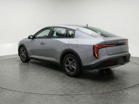 Used 2025 Kia K4 LXS image 6
