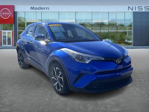 Used 2018 Toyota C-HR XLE image 3