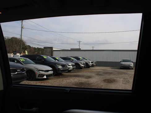 Used 2019 Toyota Highlander AWD V6 image 26