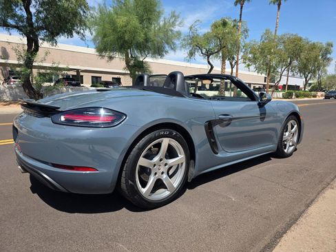 Used 2017 Porsche 718 Boxster RWD image 29