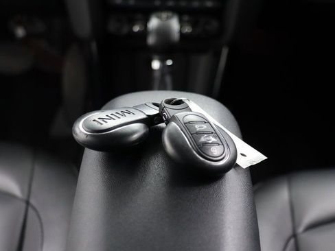 Used 2019 MINI Cooper 2-Door Hardtop image 15