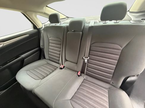 Used 2017 Ford Fusion SE w/ Fusion SE Technology Package FWD image 15