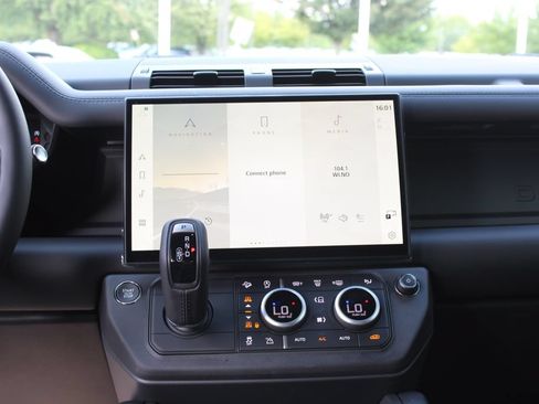 New 2026 Land Rover Defender 110 S AWD/4WD image 9