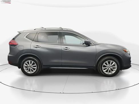 Used 2020 Nissan Rogue SV image 11