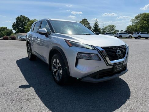 Used 2022 Nissan Rogue SV FWD image 8