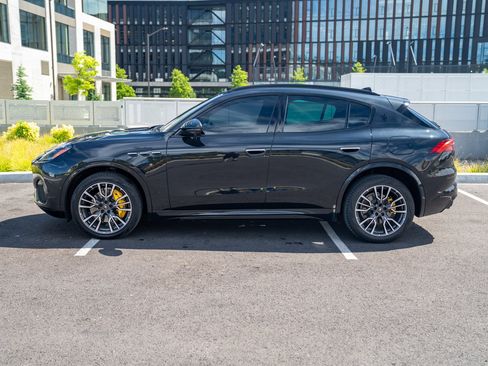 Used 2023 Maserati Grecale Modena AWD/4WD image 2