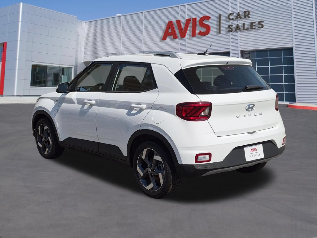 Used 2026 Hyundai Venue SEL FWD image 9
