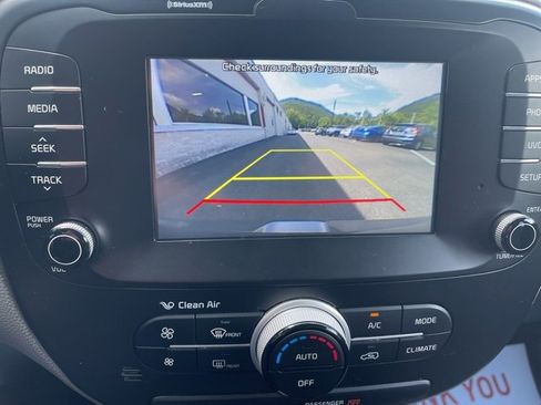 Used 2019 Kia Soul + image 22