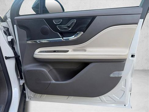 Used 2023 Lincoln Corsair FWD image 28
