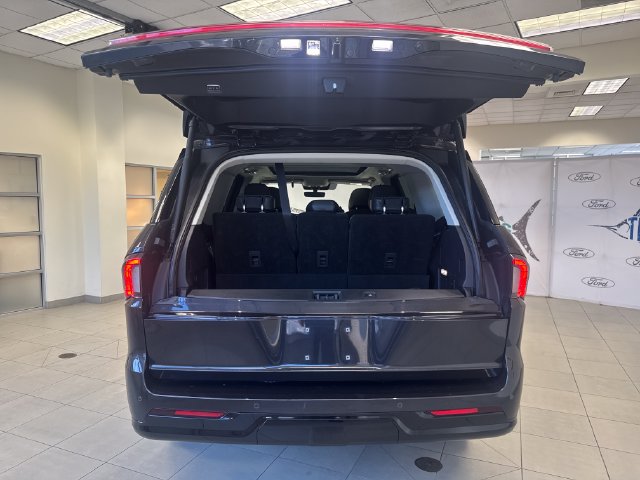 Used 2025 Lincoln Navigator Reserve AWD/4WD image 10