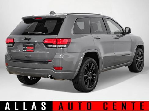 Used 2021 Jeep Grand Cherokee Laredo X image 4