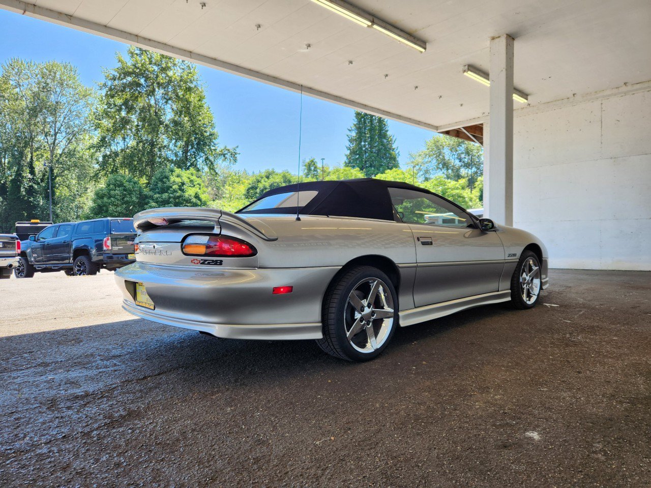 Used 2002 Chevrolet Camaro Z28 w/ Sport Appearance Pkg RWD image 3